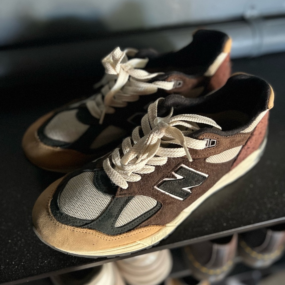 New Balance 990v2